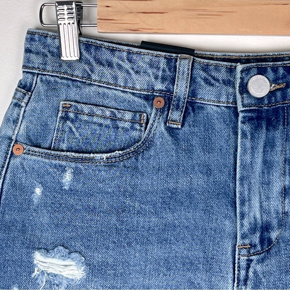 Blank NYC | Vintage Wash 70s Vibe Cowgirl High Rise Denim Shorts Jorts | 24 - Picture 4 of 12